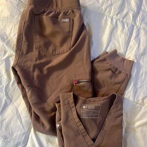 Figs Smokey Taupe Scrub Set